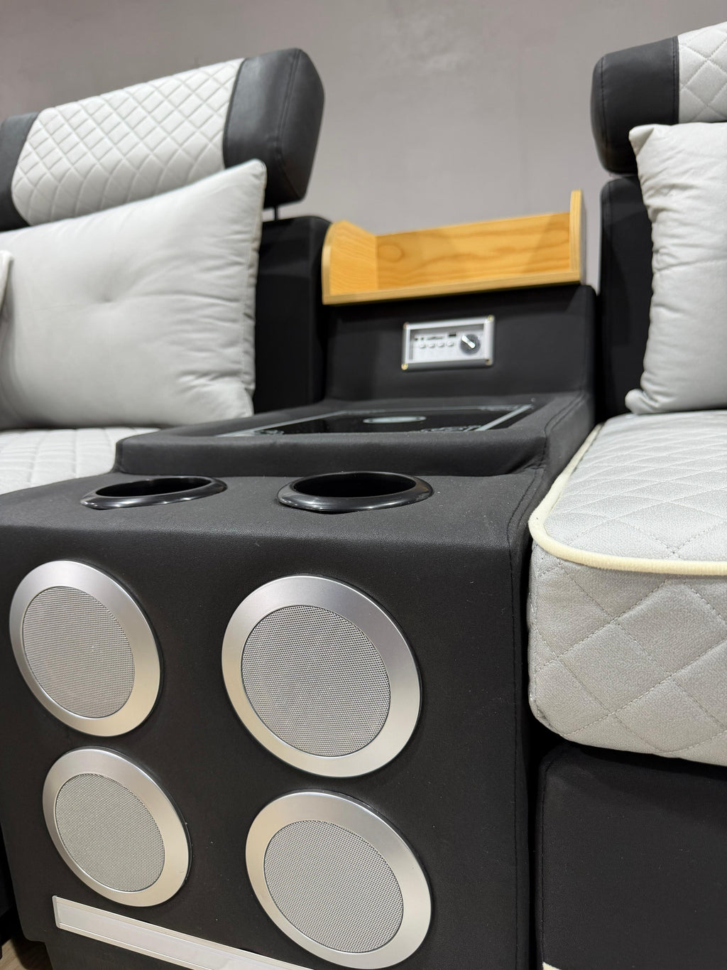 Sofá modular moderno con tecnología | Máximo confort para tu living