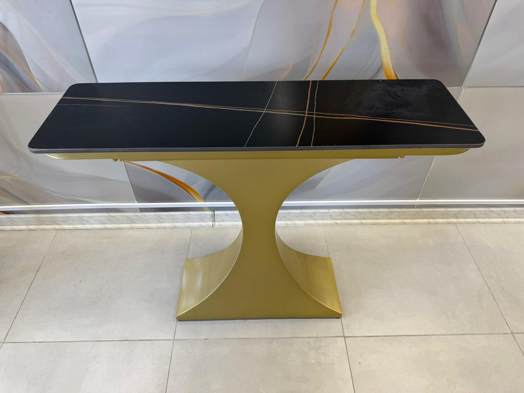 Mesa de Arrimo cubierta de Ceramic TOP | Elegancia Moderna para Entradas de tu hogar